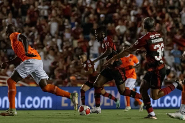 Nova Iguaçu, que pega o Vasco em Uberlândia, empata com o Flamengo