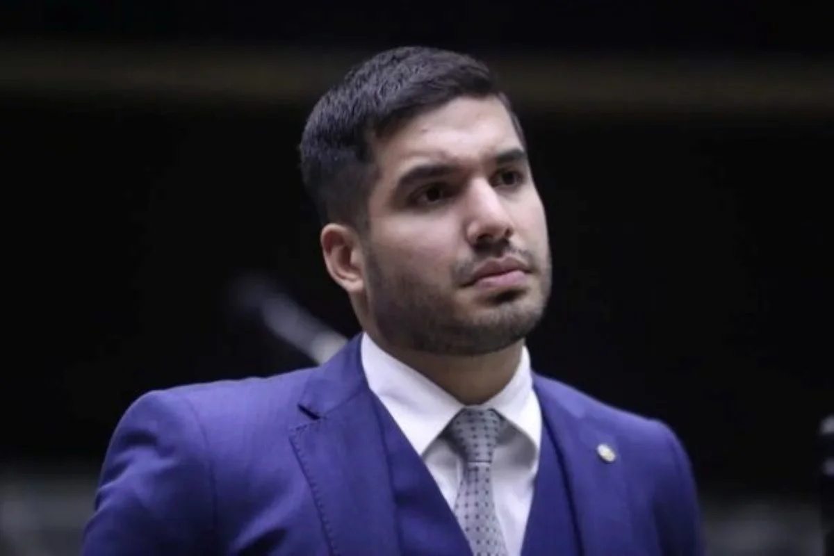 André Fernandes também reproduziu conteúdo sobre os atos golpistas André Fernandes também reproduziu conteúdo sobre os atos golpistas