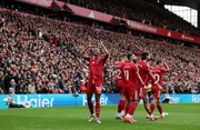 Gravenberch foi um dos destaques da partida, marcando um gol e dando uma assistência