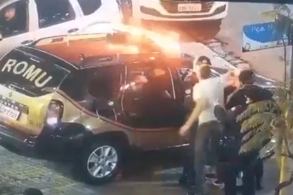 video secretario segurança taboao soco rosto