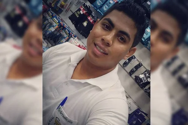 Jovem arremessado de ônibus em movimento morre no hospital