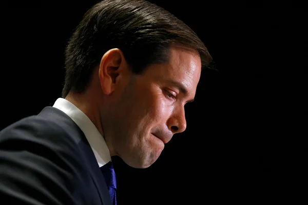 Deputado republicano recua e Rubio perde poder de cassar passaportes