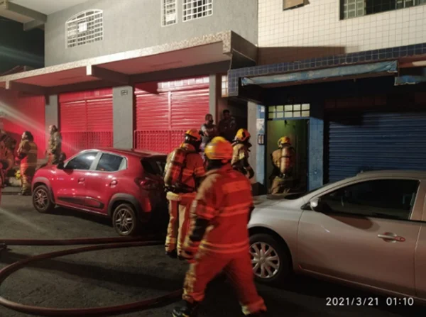 bombeiros em ação