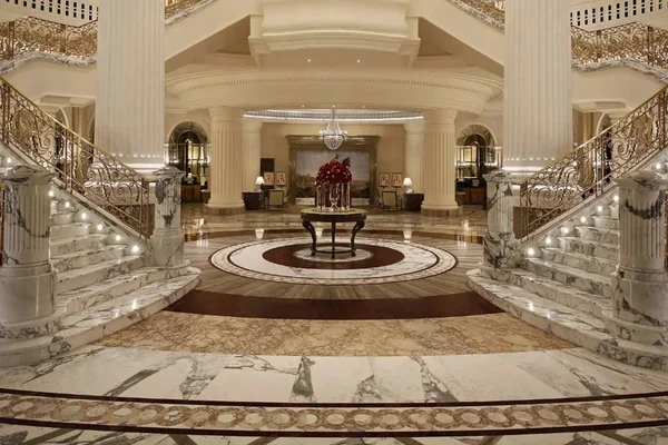 Bolsonaro vai ficar no Habtoor Palace nos Emirados Árabes