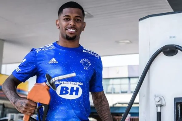 Cruzeiro usa vídeo bem-humorado para anunciar lateral Wesley Gasolina