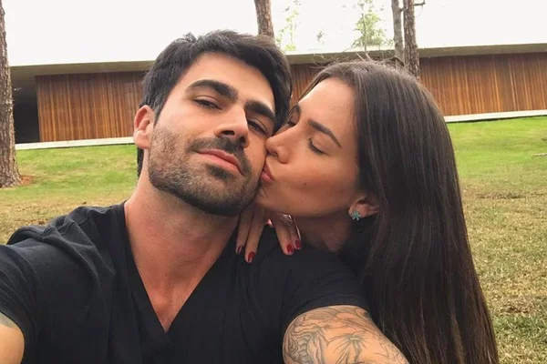 Rodrigão e a esposa, Adriana - Metrópoles