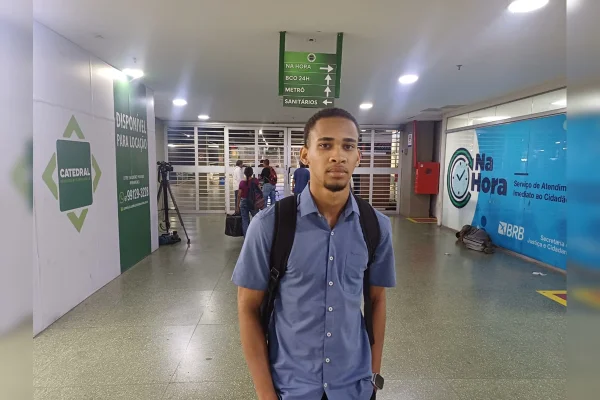 Fechamento de estações do Metrô-DF afeta passageiros no DF - destaque galeria