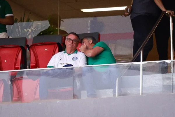 Imagem colorida mostra ex-presidente Jair Bolsonaro - Metrópoles