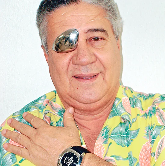 A dor do criador. Escultor dos orixás da Prainha emociona-se ao falar do ataque à escultura Oxalá: “Acabou o tempo de paz”