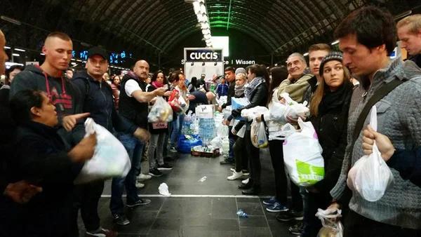 EUA se preparam para admitir pelo menos 10 mil refugiados sírios no próximo ano