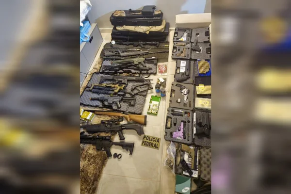 PRFs e PMs são alvos de operação da Polícia Federal por esquema de tráfico de drogas interestadual
