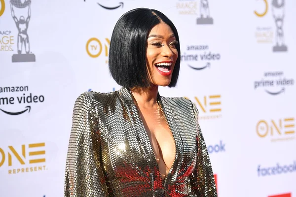 Confira os looks que cruzaram o red carpet do NAACP Image Awards