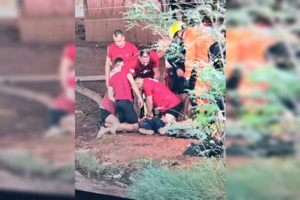 Pai e filho caem da Ponte do Bragueto após acidente de moto