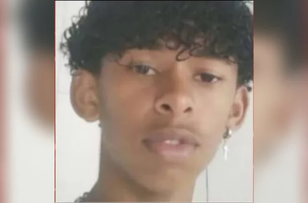 imagem colorida adolescente borboleta bahia