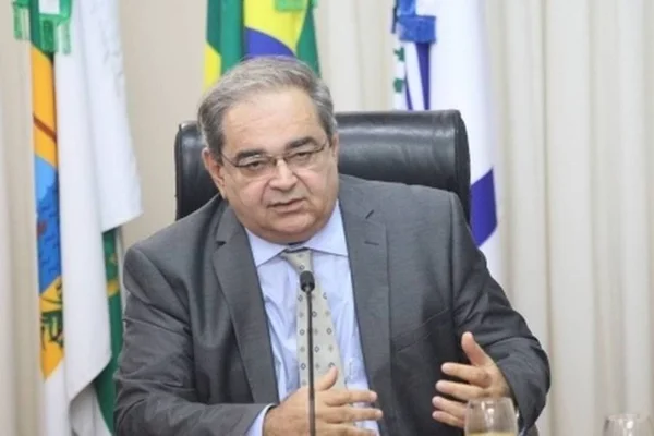 Na falta de vacina, prefeito de Natal distribui ivermectina