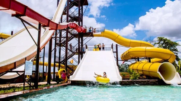 Cinco hotéis incríveis em promoção para viajar com os filhos este ano