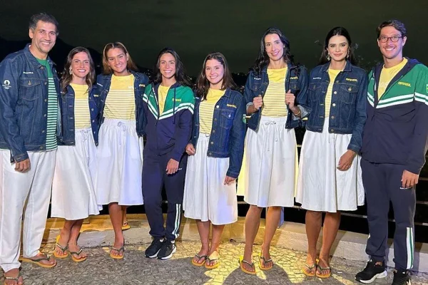 Uniformes da delegação brasileira para a abertura das Olimpíadas de Paris - Metrópoles