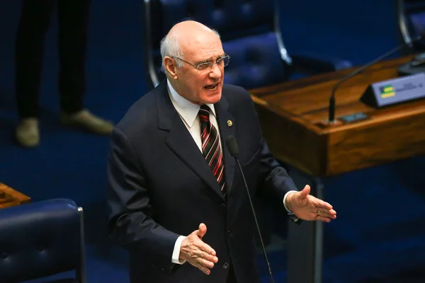 Senado quer acabar com indultos para crimes de corrupção e colarinho