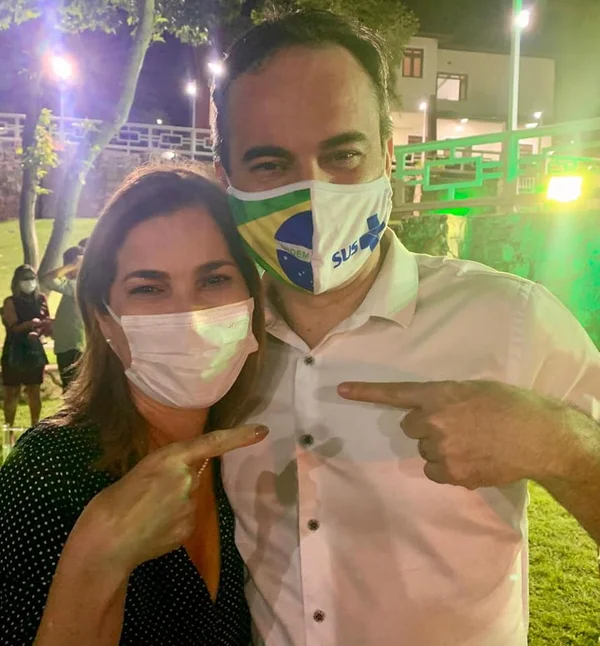 De olho em 2022, “Capitã Cloroquina” cola em candidato a governo do Ceará