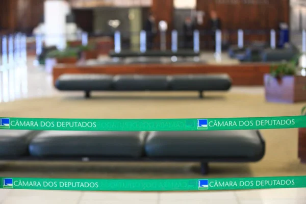 Congresso: bancada ruralista cobra apoio e se afasta do governo