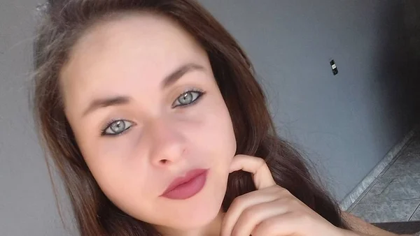 Homem mata ex-mulher a facadas na frente do filho por dívida de pensão
