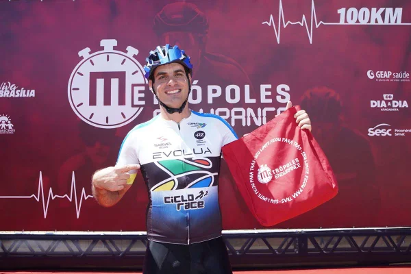 Entrega de kits do Metrópoles Endurance Cycling movimenta capital