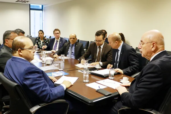 DF: Ibaneis pretende ampliar em 3 horas contraturno em escola pública