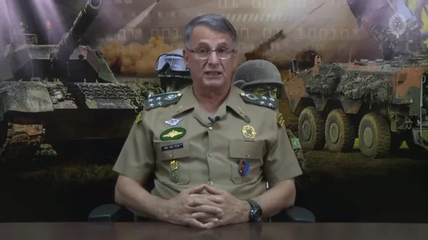 Pujol diz que Exército foi imparcial em 2020 e cita slogan de Bolsonaro