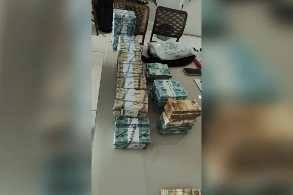 Fraude eleitoral: PF apreende R$ 1,5 milhão em operação contra caixa 2
