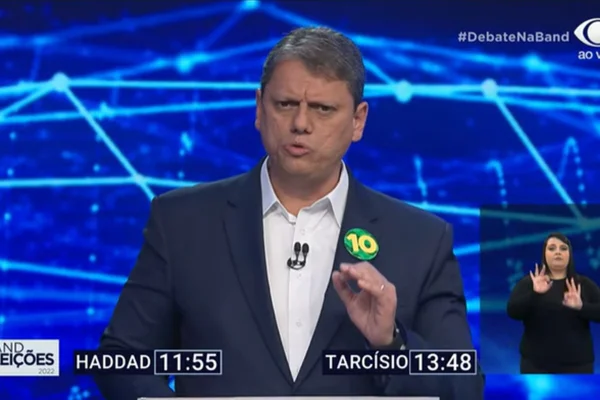 Tarcísio de Freitas (Republicanos) durante debate na Band
