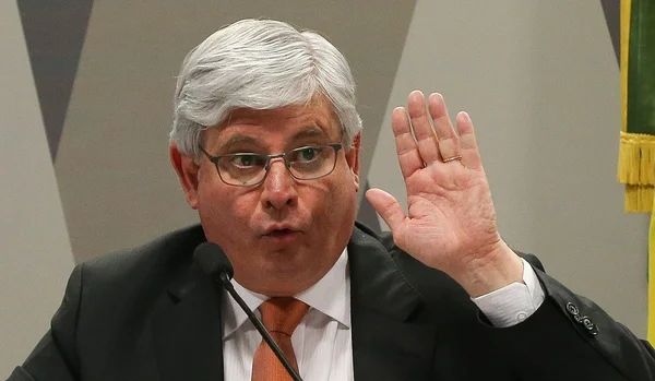 Janot diz que Cunha é alvo de mais seis investigações na PGR