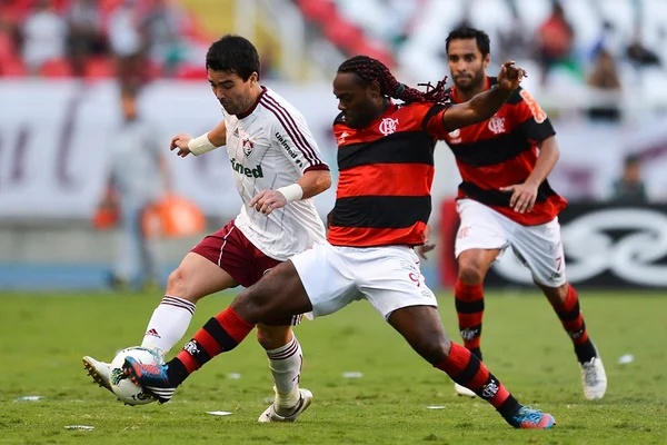 Ídolo no Flu, Deco foi sondado por Marcos Braz para jogar no Fla