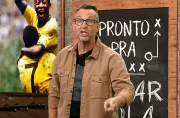 Neto faz críticas políticas em seu programa