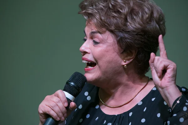 Governo Temer corta até comida de Dilma no Palácio da Alvorada