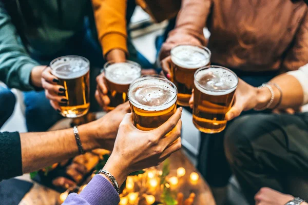 Foto colorida de cervejas - Metrópoles