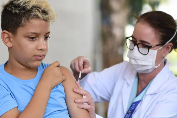 Cinco capitais e DF já iniciaram vacinação contra a dengue