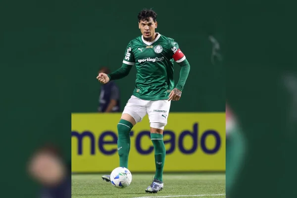 Foto colorida de Gustavo Gómez, zagueiro do Palmeiras - Metrópoles