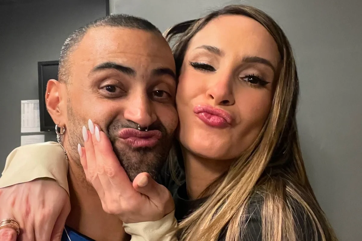 Claudia Leitte e Robson Mano fazem bico para foto Claudia Leitte e Robson Mano fazem bico para foto