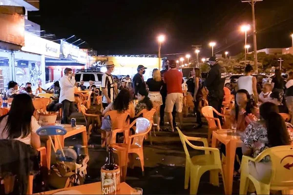 Vigilância Sanitária do DF interdita 2 bares e autua outros 7 nesse sábado