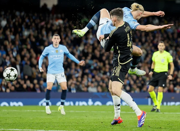 Foto colorida de Erling Haaland, atacante do Manchester City - Metrópoles