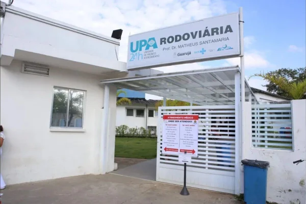 Foto colorida da Unidade de Pronto Atendimento (UPA) ao qual criança foi socorrida, sem sinais vitais, no Guarujá, litoral sul de São Paulo.