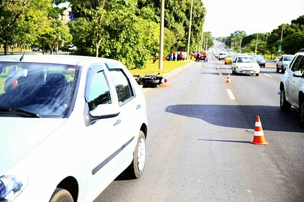 Motociclista morre em acidente no Eixão Norte