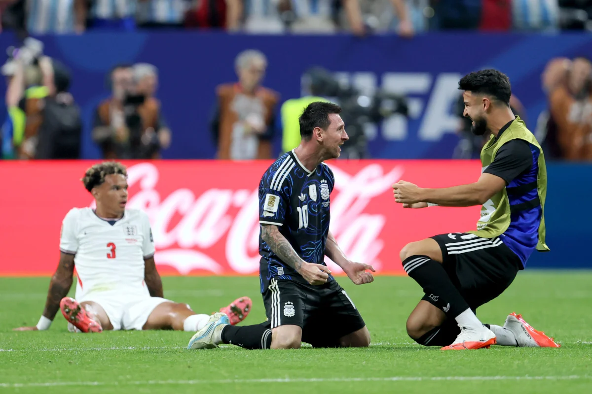 Copa: Argentina pode ser punida pela Fifa por faixa sobre as Malvinas - imagem 3 Copa: Argentina pode ser punida pela Fifa por faixa sobre as Malvinas - imagem 3