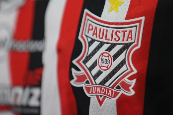 Imagem colorida de símbolo do Paulista de Jundiaí. Metrópoles