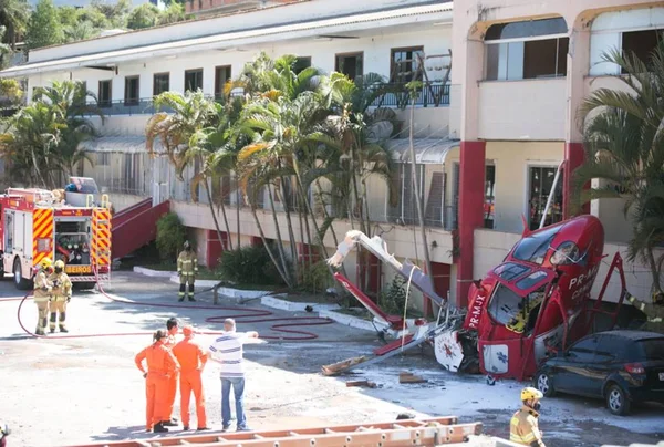 Helicóptero dos Bombeiros cai no DF