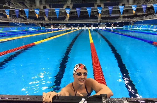 Donas das piscinas no Rio, Ledecky e Hosszu acumulam medalhas