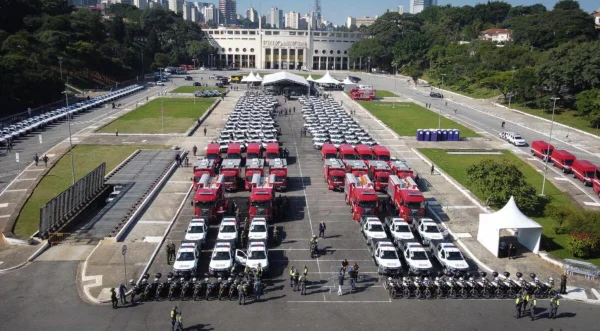 Tarcísio admite limitação nas polícias e pede “sangue, suor e lágrima”