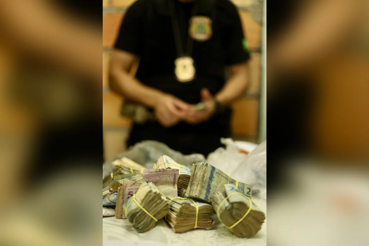 PF investiga grupo armado suspeito de furtar dendê e movimentar R$ 1 bilhão - imagem 16 PF investiga grupo armado suspeito de furtar dendê e movimentar R$ 1 bilhão - imagem 16