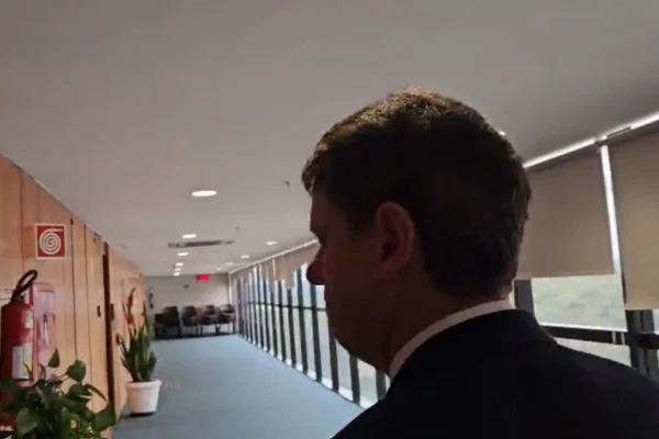 Tarcísio vai a Brasília para se reunir com ministros do STF - Metrópoles