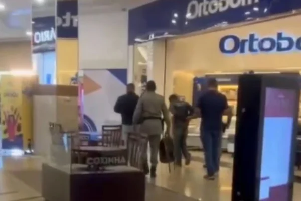 Valparaíso: homem passa quase 24 horas escondido no teto de shopping